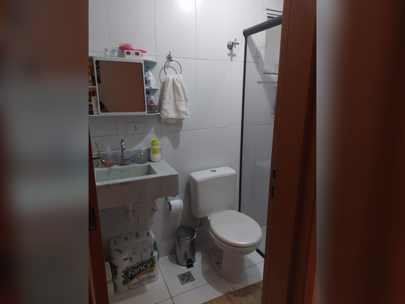Apartamento à venda Jardim Santo Antônio com 49m² e 2 quartos por R$ 270.000 - banheiro-1.jpg