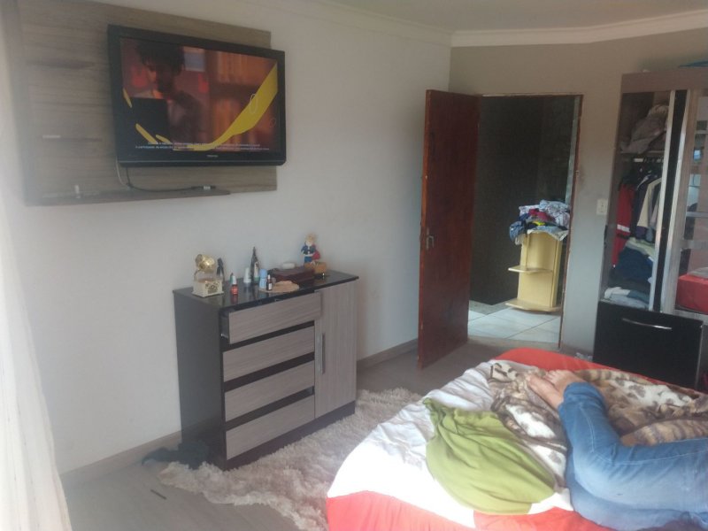 Casa à venda Vila Moraes com 5m² e 4 quartos por R$ 400.000 - 2080966938-1e087cfd-47a6-424d-93ac-00f5582337d5.jpg
