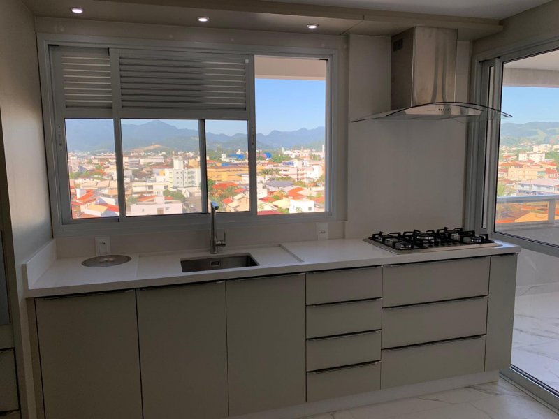 imóvel com 126m² - Centro - Palhoça