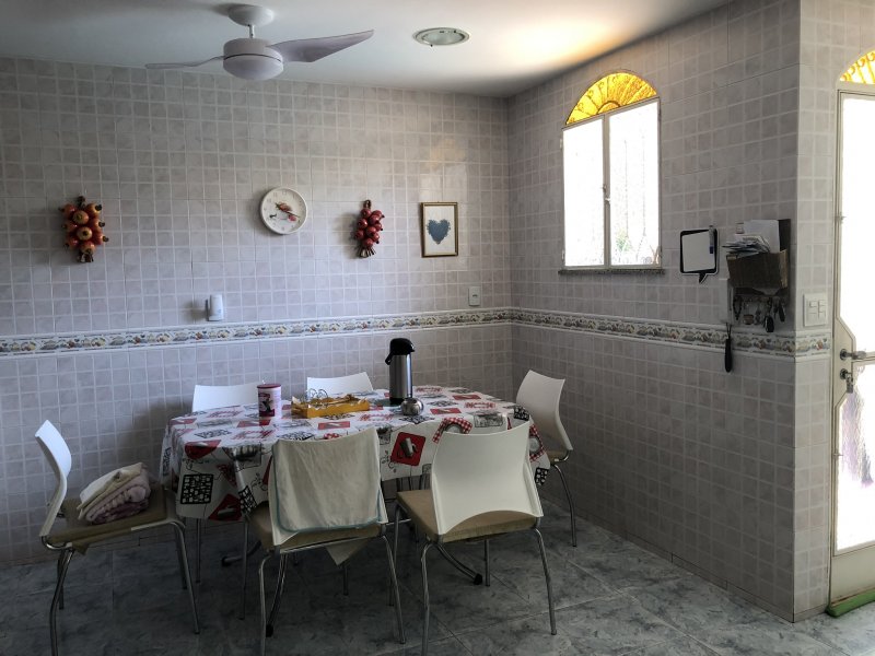Casa de condomínio à venda Vila Valqueire com 363m² e 5 quartos por R$ 1.600.000 - 1992466049-33f03d4e-239c-44b5-82d3-cf525c2d47f5.jpeg