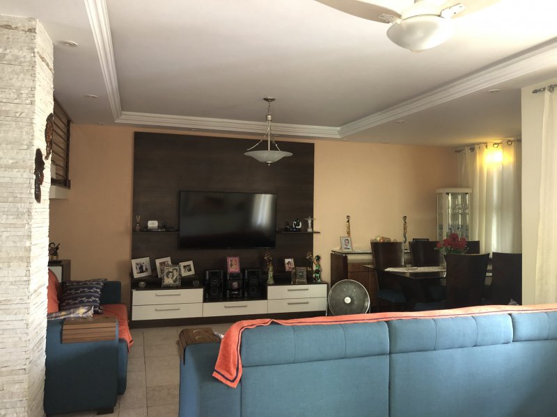 Casa de condomínio à venda Vila Valqueire com 363m² e 5 quartos por R$ 1.600.000 - 289451043-a1487905-a9b5-41d9-ac4c-08b20f0d1dd2.jpeg