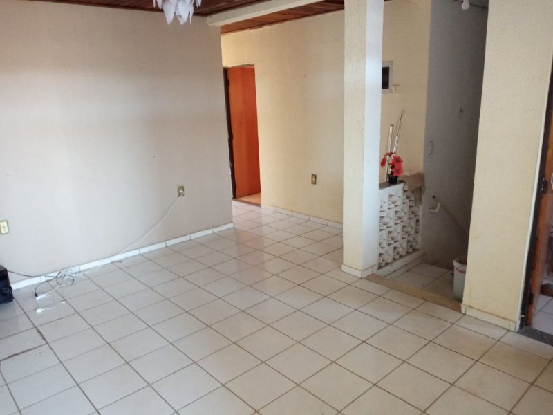 Casa à venda Conjunto Residencial Nosso Teto com 200m² e 6 quartos por R$ 235.000 - 519922968-909636be-9fba-42bb-8068-b659a33a25bc.jpg