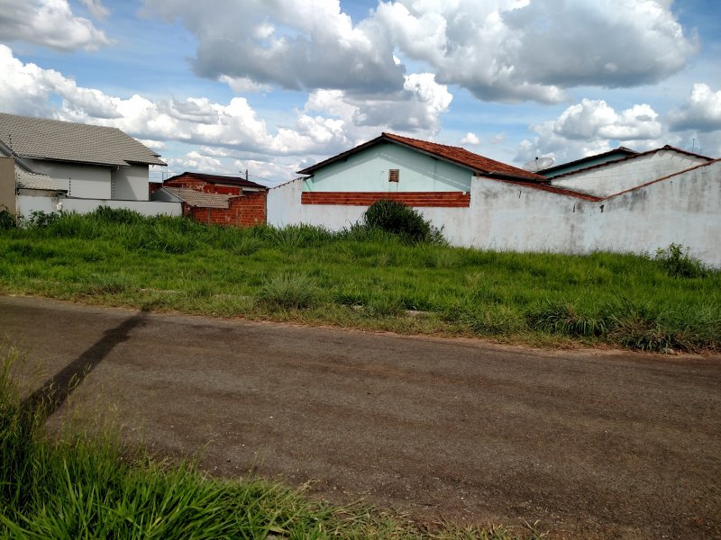 Terreno à venda Residencial Veneza com 320m² e  quartos por R$ 130.000 - 315175573-img-20201218-152843854.jpg