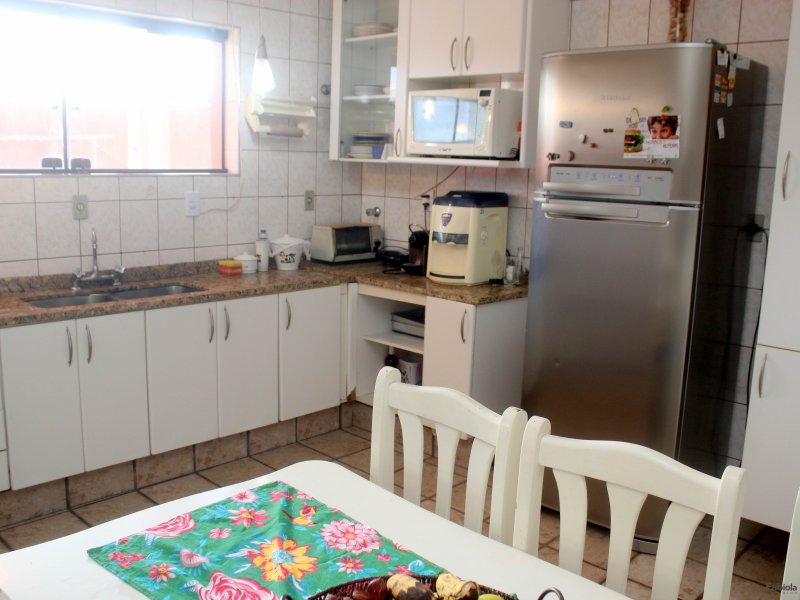 Casa à venda Jardim Aeroporto II com 240m² e 3 quartos por R$ 980.000 - 715045110-3745f82c-b676-4a2a-aa10-53615223a0cc.jpeg