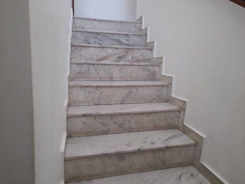 Apartamento à venda Vila Nhocune com 200m² e 3 quartos por R$ 850.000 - 1115176708-19-escada.JPG