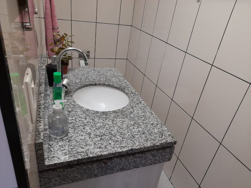 Apartamento à venda Vila Nhocune com 200m² e 3 quartos por R$ 850.000 - 636454573-14-wc-empregada.JPG
