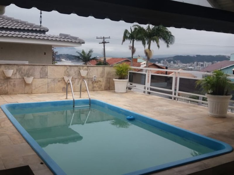 Casa à venda Itaguaçu com 360m² e 3 quartos por R$ 1.400.000 - 1980863502-d3c67e12-083e-4403-9f07-3bb05ec23f23.jpeg