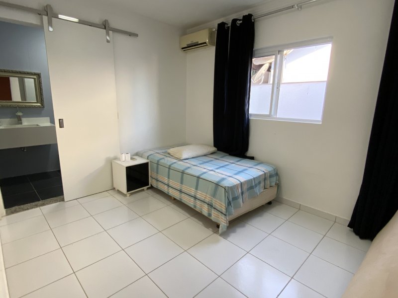 Casa de condomínio à venda Jardim Planalto com 330m² e 4 quartos por R$ 799.000 - 1559685766-1cbc8f8f-06a1-436b-b187-13cc3fe9d4c7.jpeg