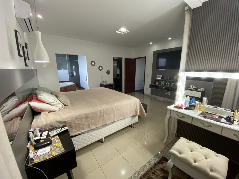 Casa de condomínio à venda Jardim Planalto com 330m² e 4 quartos por R$ 799.000 - 1613138072-dcc70314-41f9-4d1e-baa9-b5fe9e901b31.jpeg