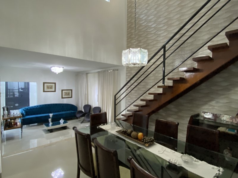 Casa de condomínio à venda Jardim Planalto com 330m² e 4 quartos por R$ 799.000 - 1690454463-58b6c993-6934-4dd4-a545-61d642f3fc9c.jpeg