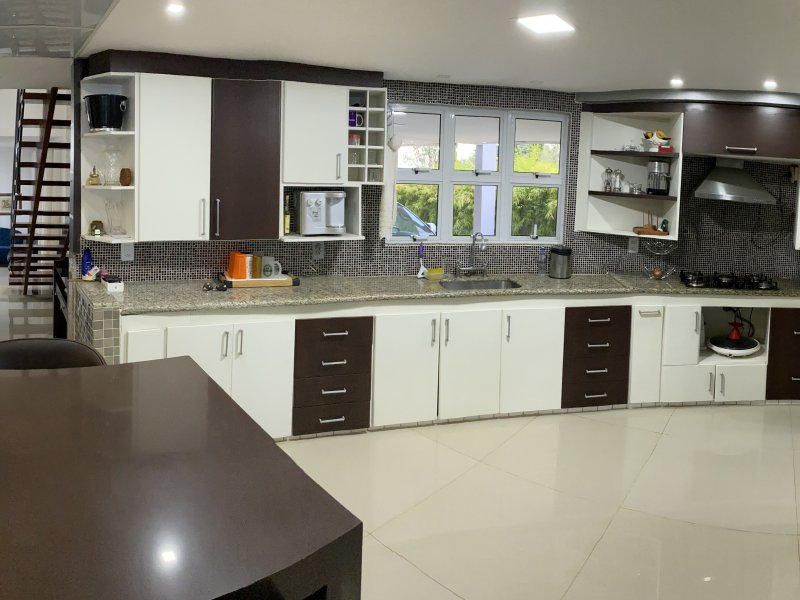 Casa de condomínio à venda Jardim Planalto com 330m² e 4 quartos por R$ 799.000 - 1807537867-ee6760cc-a414-4dfe-b38a-4fe48de606bb.jpeg