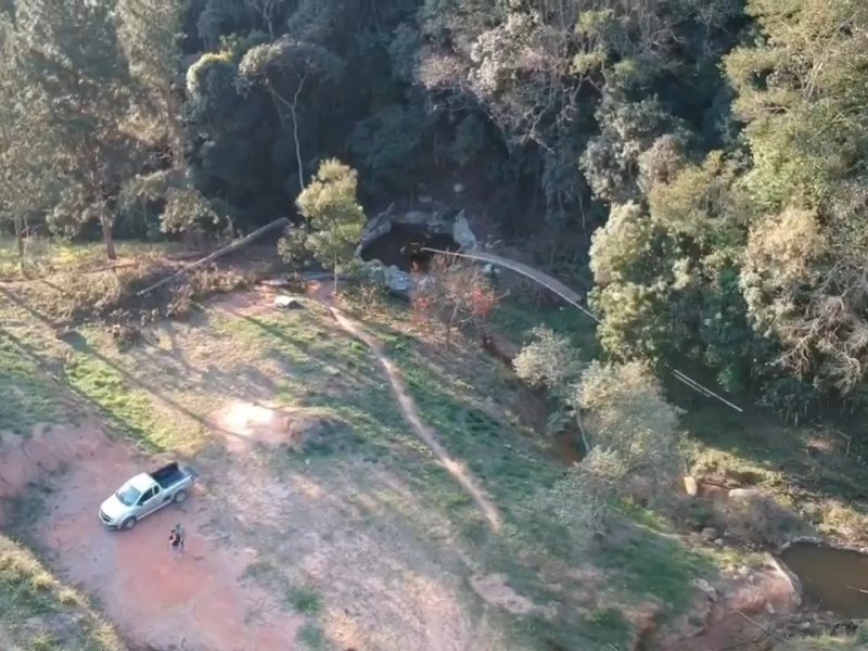 Sítio à venda Cururuquara com 21490m² e 3 quartos por R$ 2.200.000 - 497697048-screenshot-20210101-145529-video-player.jpg