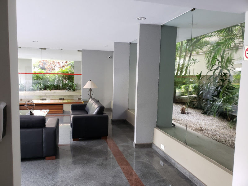 Apartamento à venda Itaim Bibi com 128m² e 3 quartos por R$ 1.200.000 - hall-entrada-predio-foto1.jpg