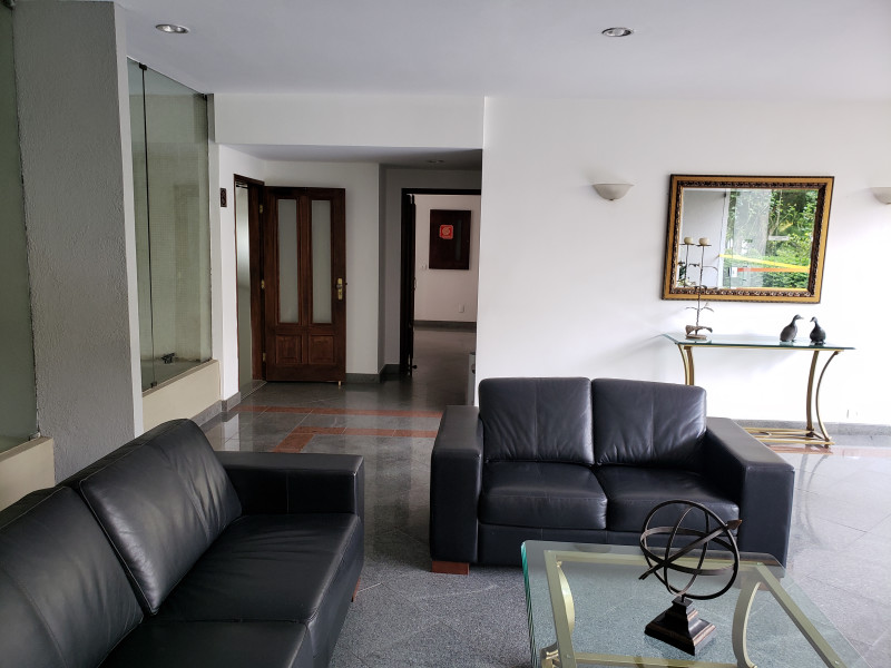 Apartamento à venda Itaim Bibi com 128m² e 3 quartos por R$ 1.200.000 - hall-entrada-predio-foto4.jpg