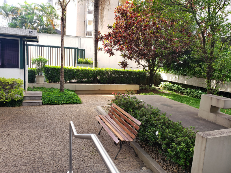Apartamento à venda Itaim Bibi com 128m² e 3 quartos por R$ 1.200.000 - jardim-portaria.jpg