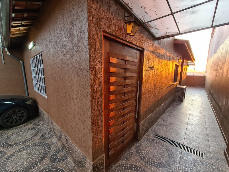 Casa à venda Vila Guilherme com 250m² e 3 quartos por R$ 390.000 - 275811589-inbound536338925769292730.jpg