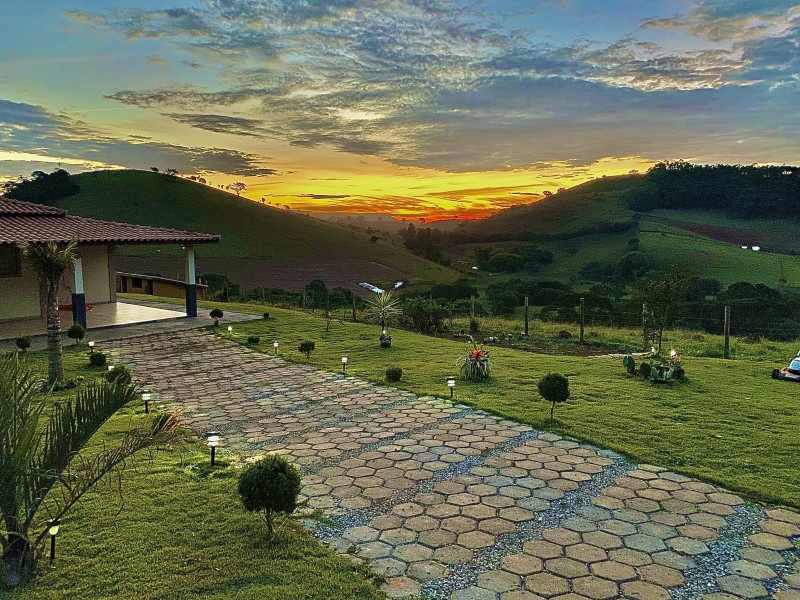 imóvel com 27000m² - Coura  - Pouso Alto