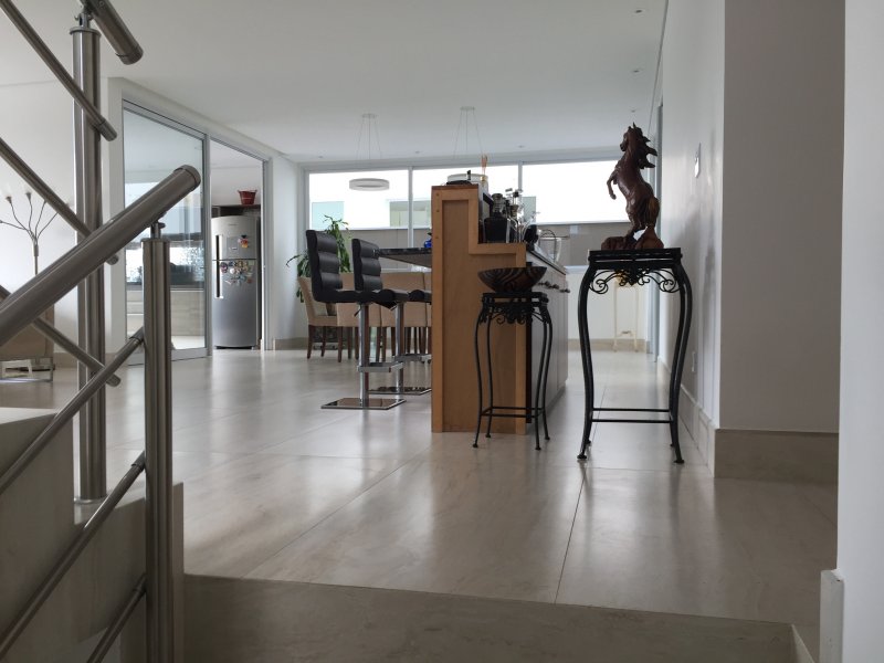 Casa à venda Residencial Morada dos Lagos com 530m² e 4 quartos por R$ 3.500.000 - 1535392677-d28159f7-dae5-4f27-a690-8fd4888bdd4e.jpeg