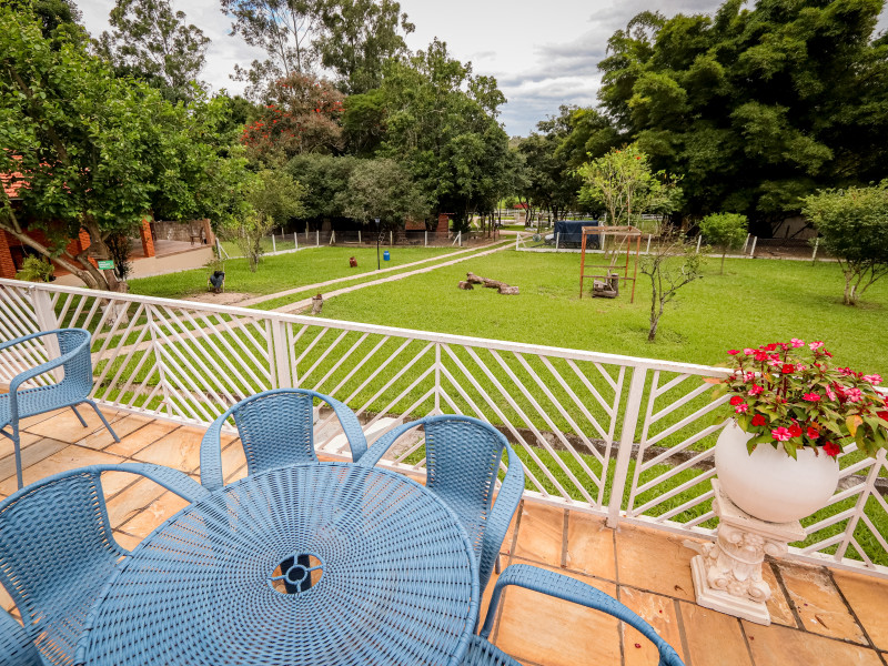 Casa de condomínio à venda Centro com 10000m² e 5 quartos por R$ 1.500.000 - vista-piscina-casa-de-hospedes-e-area-de-lazer-ll.jpg