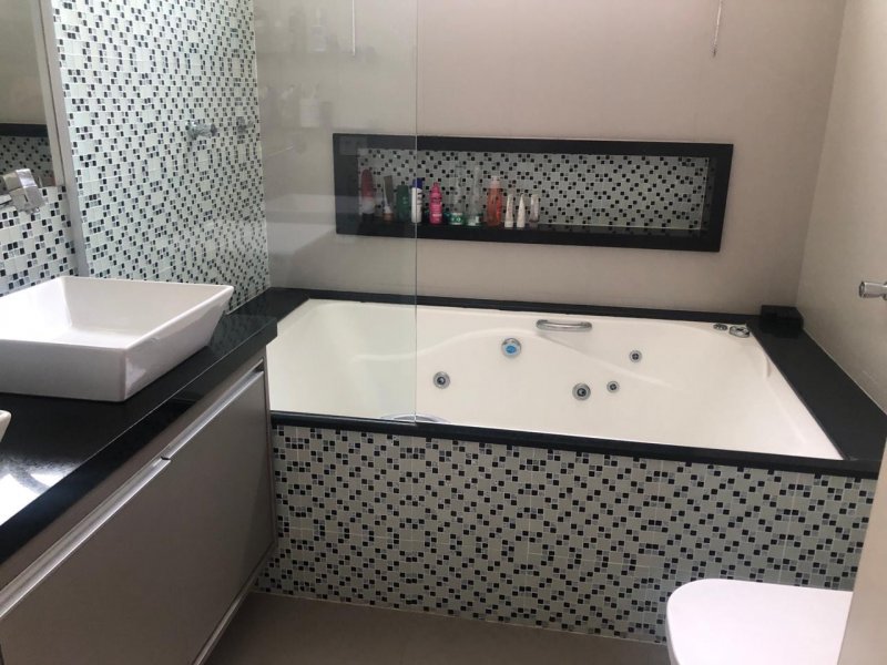 Casa à venda Jardim Suarão - Praia com 210m² e 4 quartos por R$ 455.000 - 861555009-suite-com-hidro.jpg