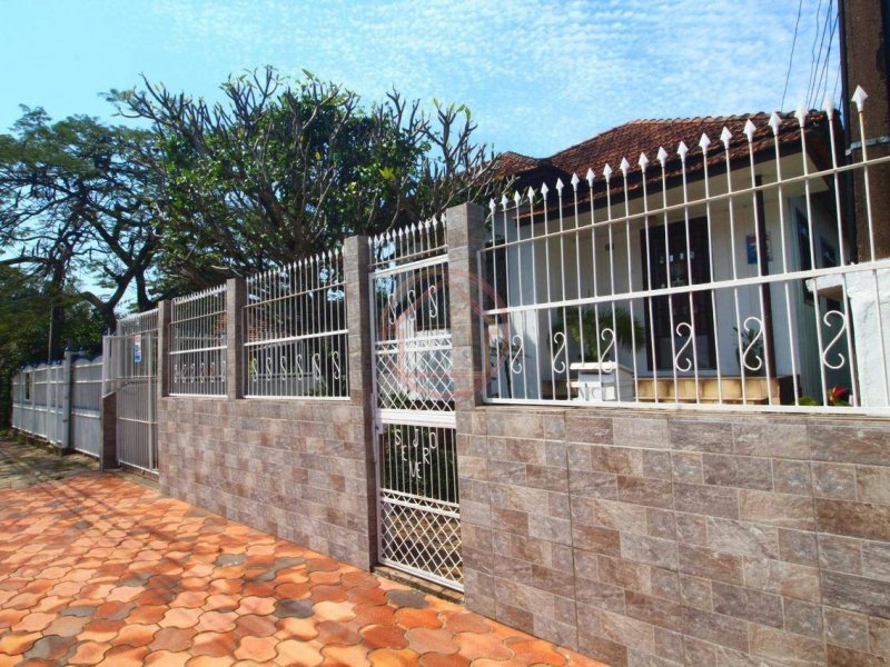 Casa à venda Sarandi com 300m² e 3 quartos por R$ 370.000 - 1755763708-rua.jpg