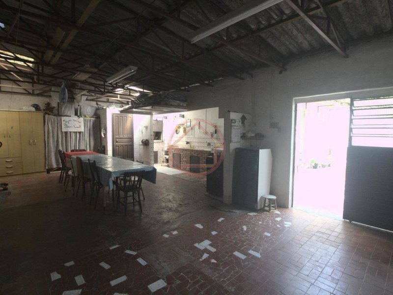 Casa à venda Sarandi com 300m² e 3 quartos por R$ 370.000 - 1836335212-garagem.jpg