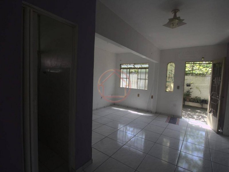 Casa à venda Sarandi com 300m² e 3 quartos por R$ 370.000 - 438857503-casa-fundos-3.jpg