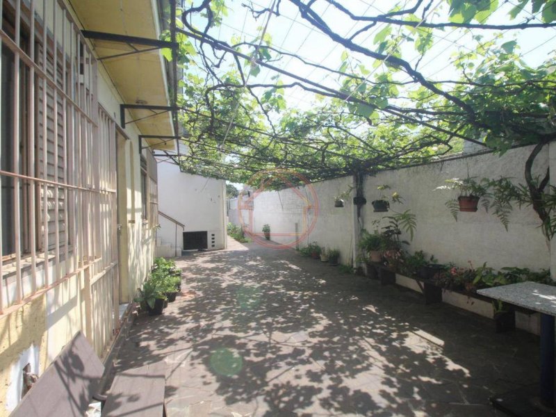 Casa à venda Sarandi com 300m² e 3 quartos por R$ 370.000 - 673909381-patio-2.jpg