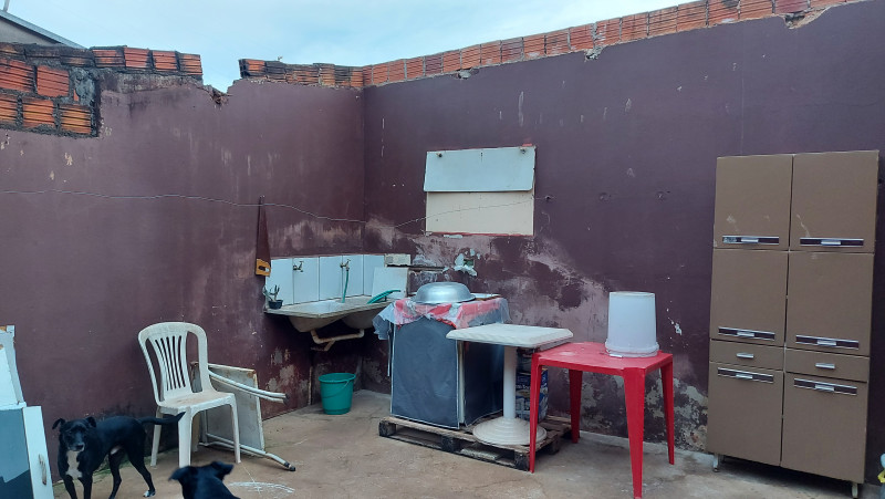 Casa à venda Jardim Helena com 80m² e 2 quartos por R$ 140.000 - 726803089-20230102-184521.jpg