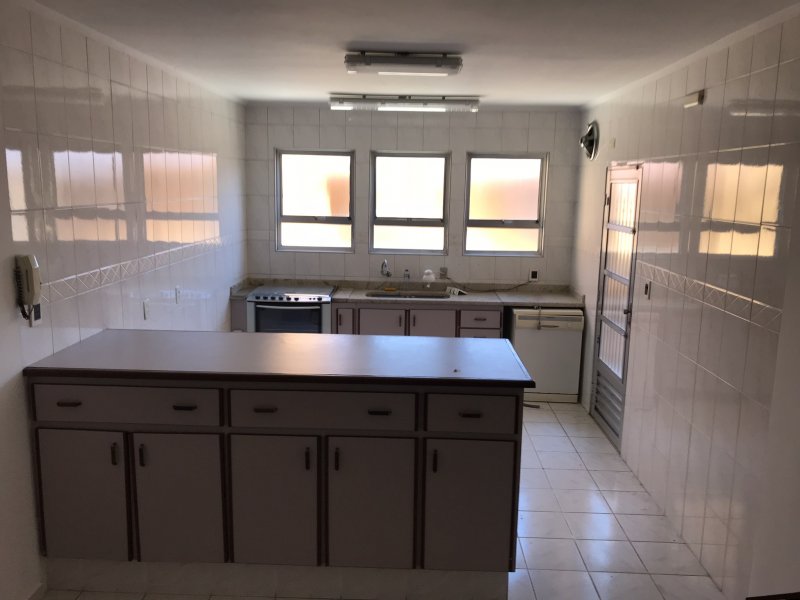 Casa à venda Jardim Monte Alegre com 280m² e 3 quartos por R$ 580.000 - 681585177-50b3e1c4-a2c6-4cba-8ae7-0388fbfbf9e7.jpeg
