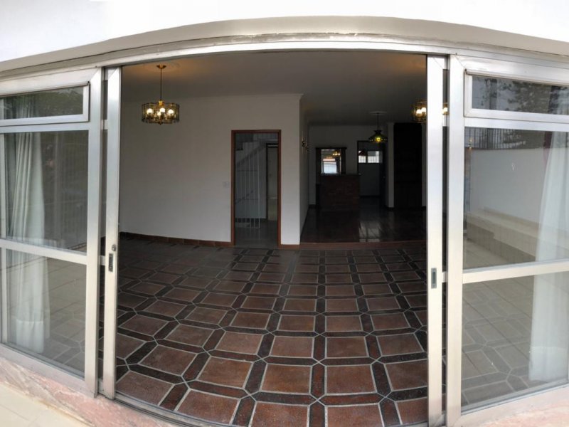 Casa à venda Jardim da Glória com 360m² e 5 quartos por R$ 1.350.000 - 1453199470-4362d7b3-62a4-4af6-9eca-35c7d55068c2.jpeg