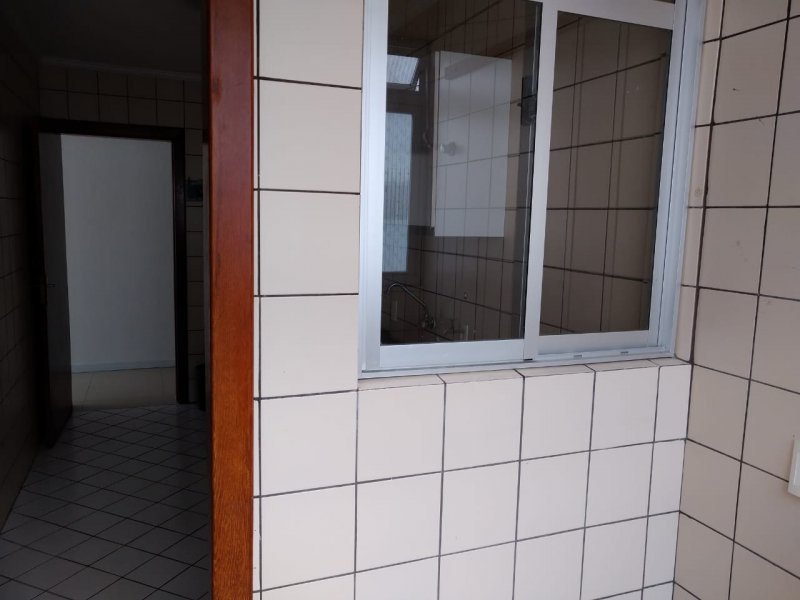 imóvel com 76m² - Barreiros - São José