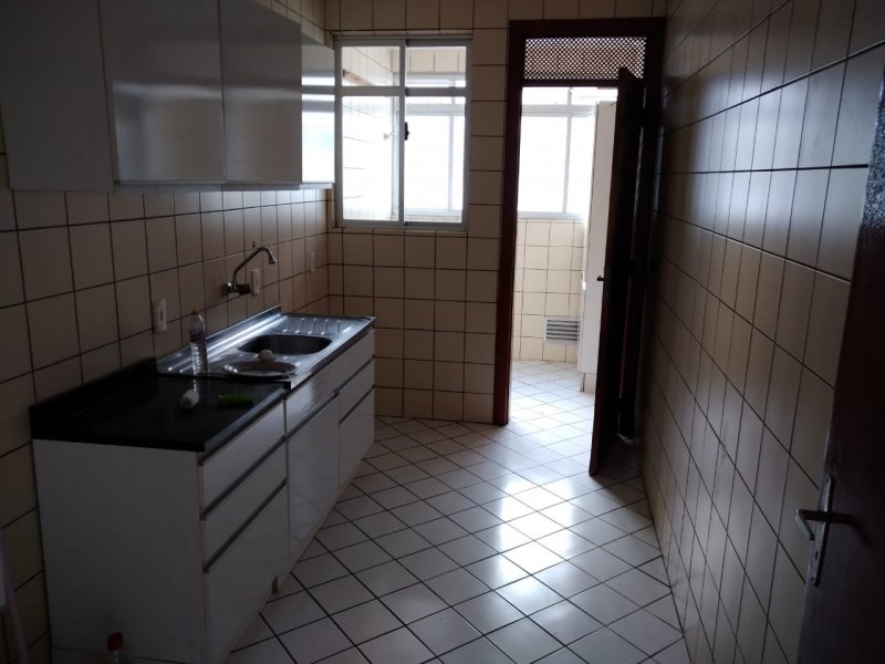 imóvel com 76m² - Barreiros - São José