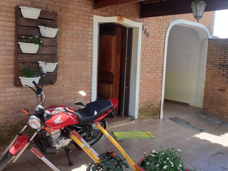 Casa à venda Vila Carvalho com 213m² e 4 quartos por R$ 300.000 - 1090198782-image-d48c0d7e-d16c-495f-84ff-f54d7ca9bec86950321743634602029.jpg