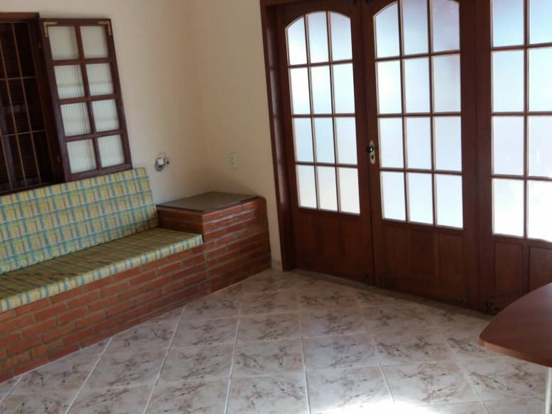 Casa à venda Grussaí com 200m² e 4 quartos por R$ 380.000 - 2034011644-1cba15cb-a0f2-4766-87e6-4ab85e2a61b0.jpg