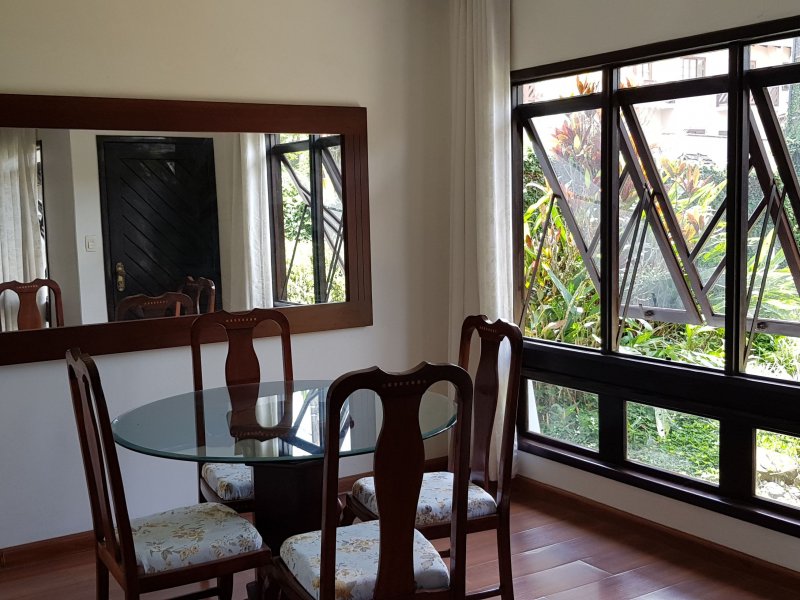 Casa à venda Bom Retiro com 230m² e 6 quartos por R$ 1.250.000 - 1692768994-25-sala-1.jpg