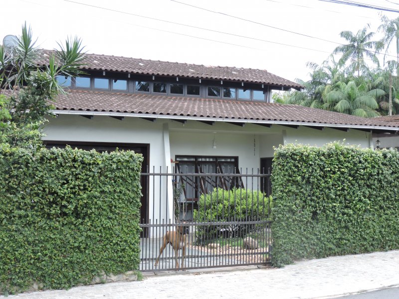 Casa à venda Bom Retiro com 230m² e 6 quartos por R$ 1.250.000 - 546513935-02-frente-1.JPG