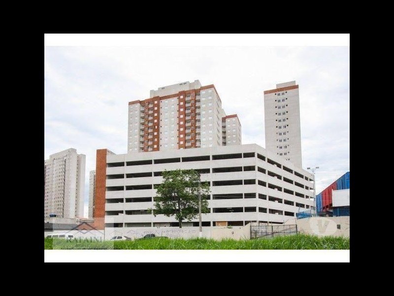 Apartamento à venda Jardim Rossi com 49m² e 2 quartos por R$ 260.000 - 506082680-garagem-e-predios.jpg