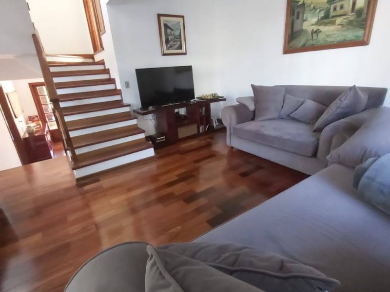 Casa de condomínio à venda Alto do Capivari com 262m² e 4 quartos por R$ 1.040.000 - 2043470199-casa-campos-do-jordao-43.jpg