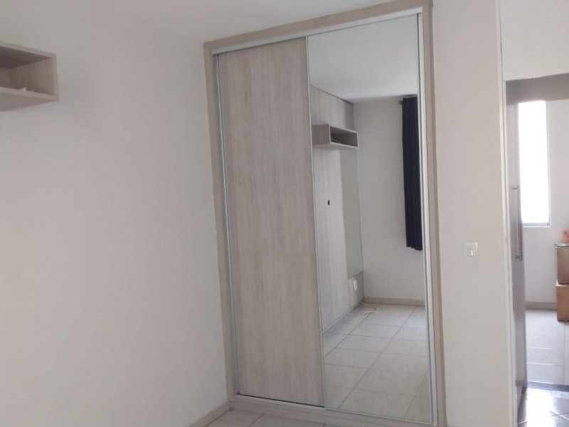 Apartamento à venda Brieds com 62m² e 3 quartos por R$ 175.000 - 69550327-quarto3.JPG