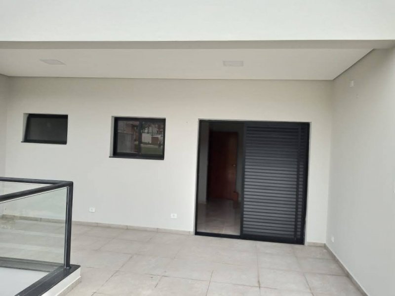 Casa à venda Centro com 200m² e 3 quartos por R$ 550.000 - 1212936600-27ca1535-0953-4d89-9078-3986ef5c9e4c.jpg
