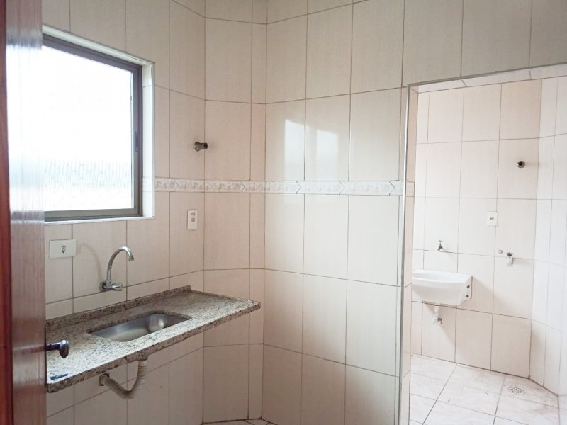 Apartamento à venda Parque São Vicente com 100m² e 3 quartos por R$ 274.900 - 2040737958-apartamento-banheiro-cozinha-1.jpg