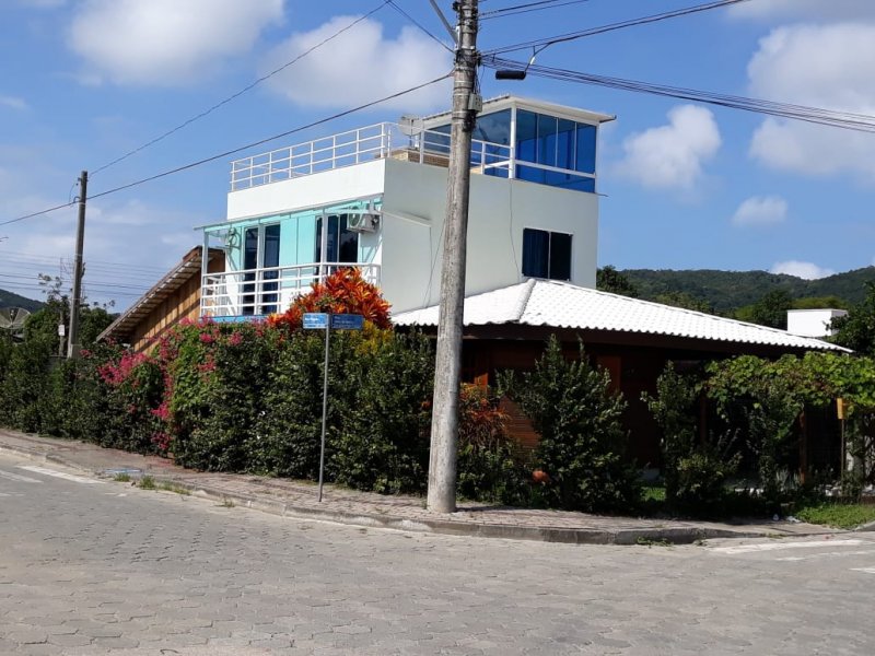 Casa à venda Bombas com 190m² e 5 quartos por R$ 750.000 - 1043428254-fcb8a43f-4fcb-44e1-ad89-6197438f48df.jpg
