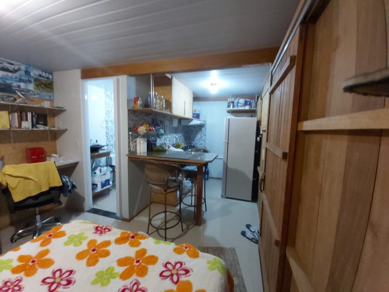 Casa à venda Bombas com 190m² e 5 quartos por R$ 750.000 - 1085751967-698cd833-fc2a-4426-801d-8beb188561f8.jpg