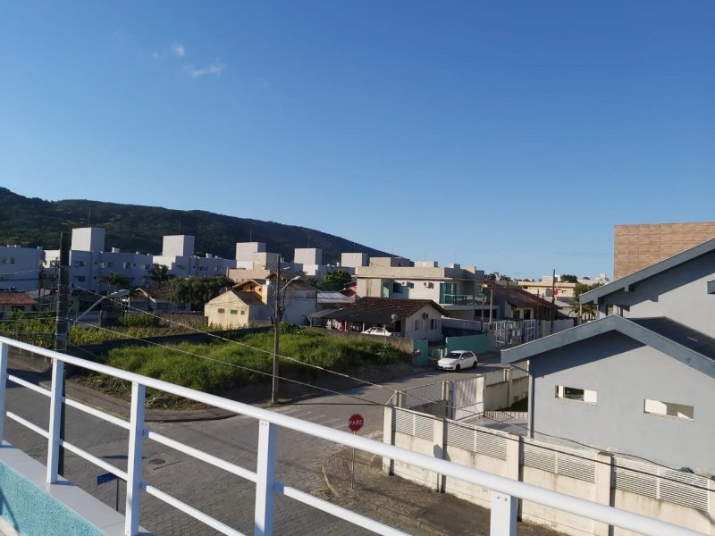 Casa à venda Bombas com 190m² e 5 quartos por R$ 750.000 - 1372158920-54d0c352-3690-403b-964b-d7392f445d38.jpg