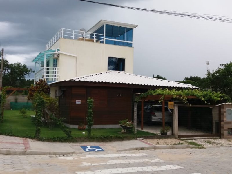 Casa à venda Bombas com 190m² e 5 quartos por R$ 750.000 - 1409185647-a6a89707-32d8-45db-8f6d-8e4fd8e119ca.jpg