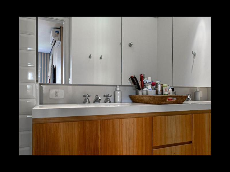 Apartamento à venda Brooklin com 203m² e 4 quartos por R$ 2.350.000 - 1312805025-banheiro-suite-1.png