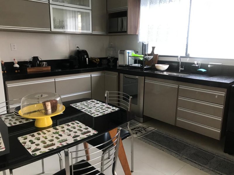 Casa de condomínio à venda Vargem Pequena com 211m² e 4 quartos por R$ 735.000 - 52069881-0b4c21d3-b6b3-4608-b4ea-58d967ba7e90.jpeg