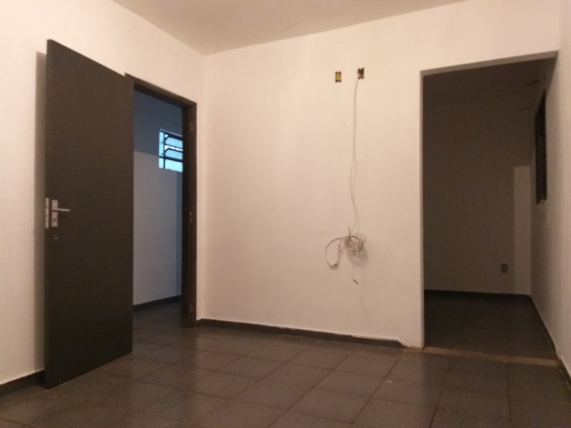 Casa à venda São Lourenço com 250m² e 3 quartos por R$ 380.000 - 1731339697-12-sala-ou-quarto-com-closed.jpg
