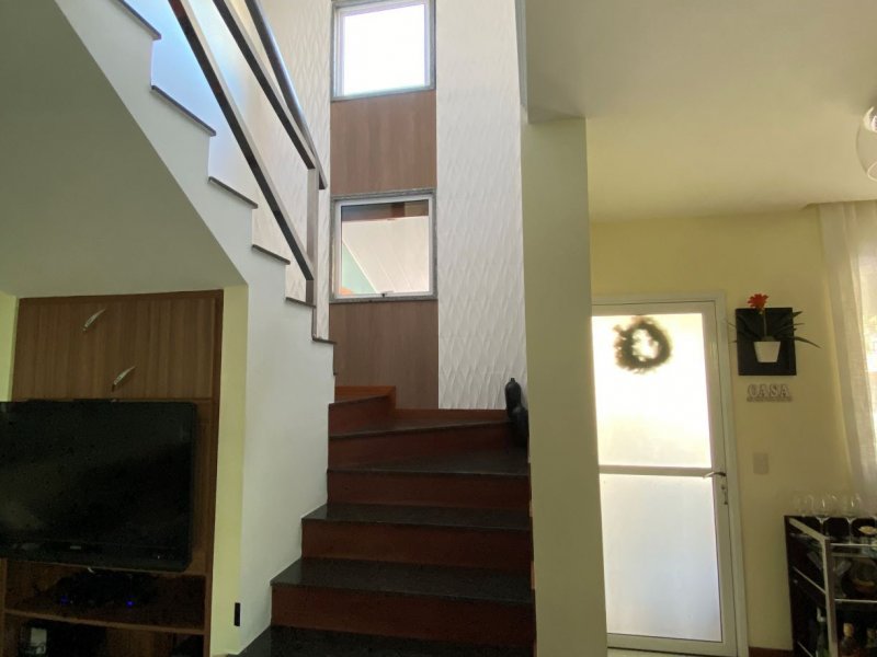 imóvel com 235m² - Parque Residencial Laranjeiras - Serra